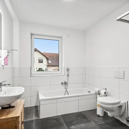 Apartment Haus Mit 6 Sz & 12 Betten, Terrasse, Waschmaschine *