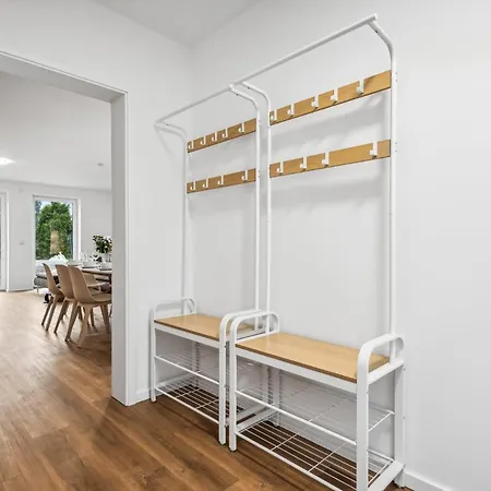 Haus Mit 6 Sz & 12 Betten, Terrasse, Waschmaschine  Jena