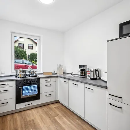 Haus Mit 6 Sz & 12 Betten, Terrasse, Waschmaschine *