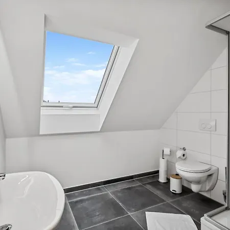 Haus Mit 6 Sz & 12 Betten, Terrasse, Waschmaschine