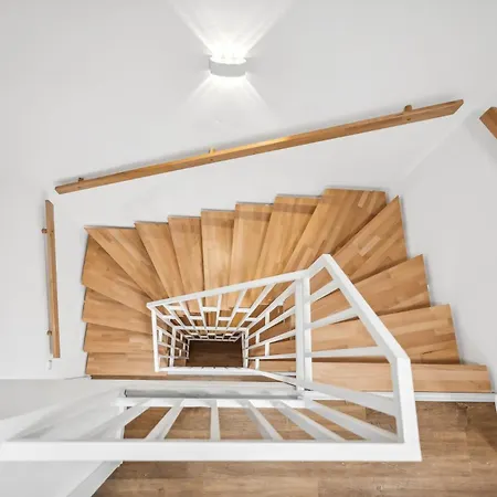 Haus Mit 6 Sz & 12 Betten, Terrasse, Waschmaschine * Jena