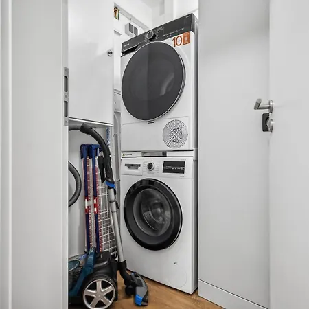 Haus Mit 6 Sz & 12 Betten, Terrasse, Waschmaschine * Γιένα
