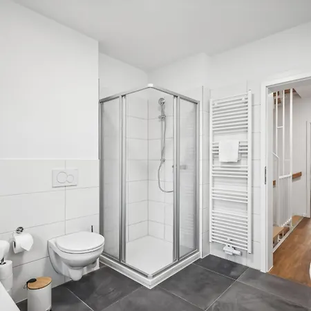 Haus Mit 6 Sz & 12 Betten, Terrasse, Waschmaschine  *